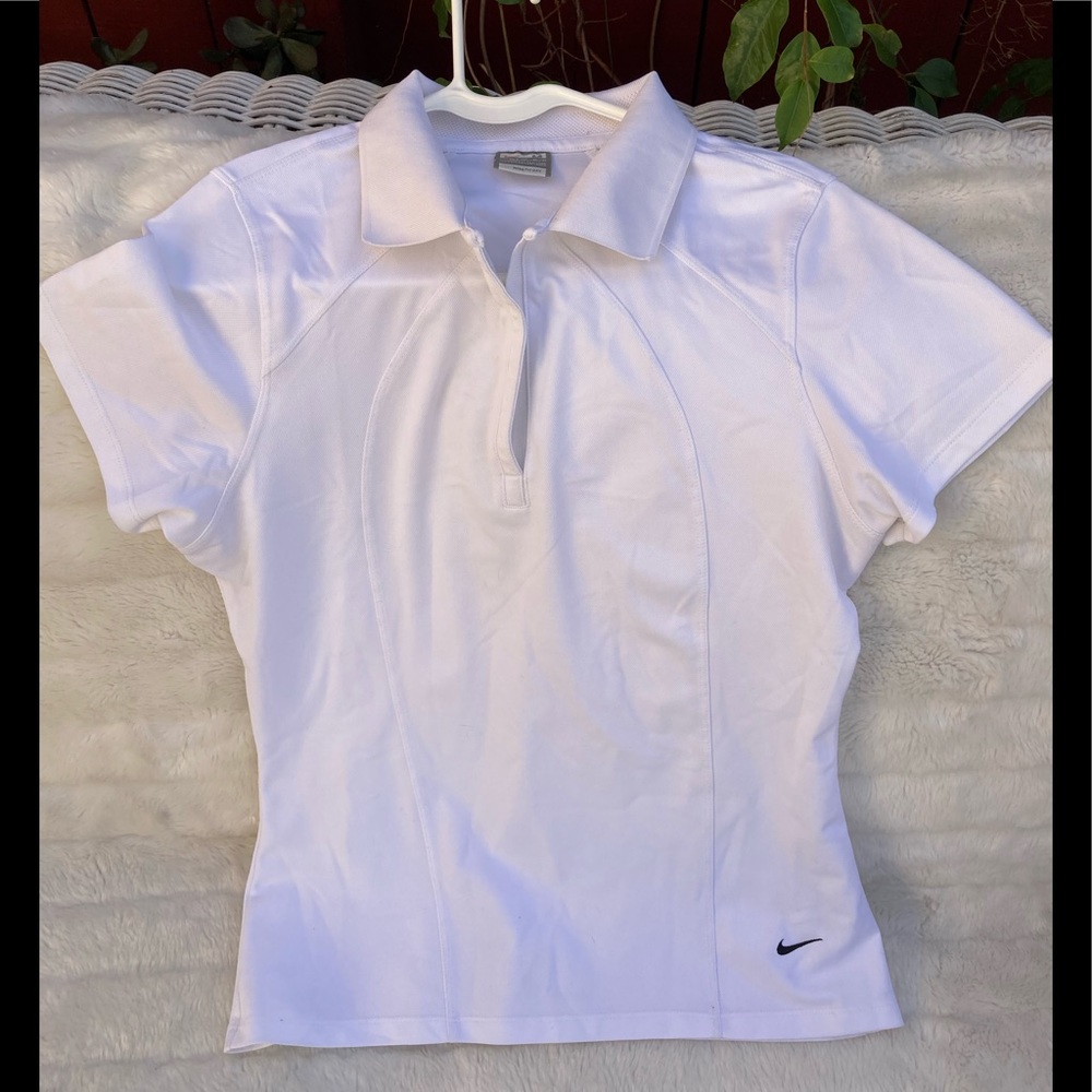 Nike Sports Dry Fit Shirt/Golf/Tennis. Size M